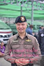 ท่านพล.ต.ท.ไตรรงค์ ผิวพรรณ ตามติดปฏิบัติการตรวจตลาดสี่มุมเมือง เจอต่างด้าวผิดกฎหมาย ลักลอบทำงาน-แย่งอาชีพคนไทย เพียบตามข่าว